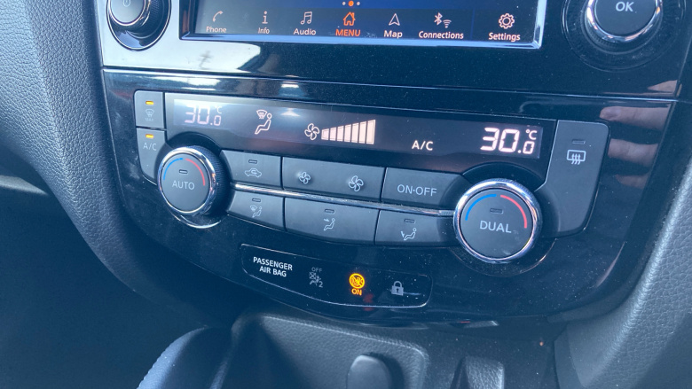 Nissan Qashqai 1.3 DiG-T 160 Acenta Premium 5dr Petrol Hatchback